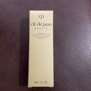 Cle de peau beaute HYDRO-SOFTENING LOTION travel sized 30ml